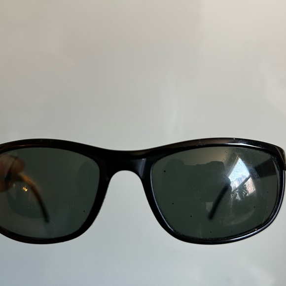 Black Ray-Bans with case - Picture 2 of 4